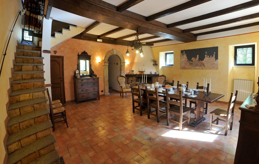 فيلا Castel Madamaفي L'Antica Mola الغرفة الصورة