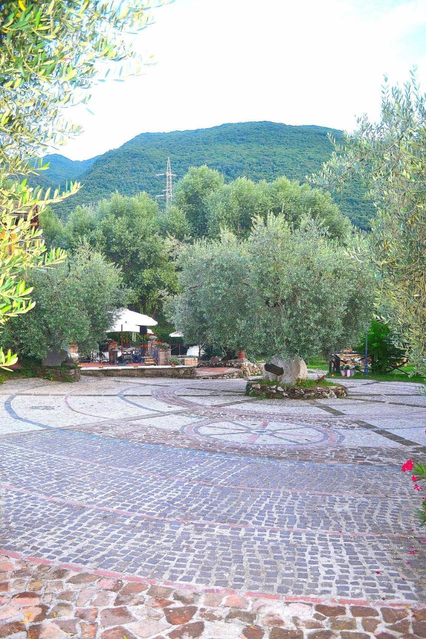 فيلا Castel Madamaفي L'Antica Mola المظهر الخارجي الصورة